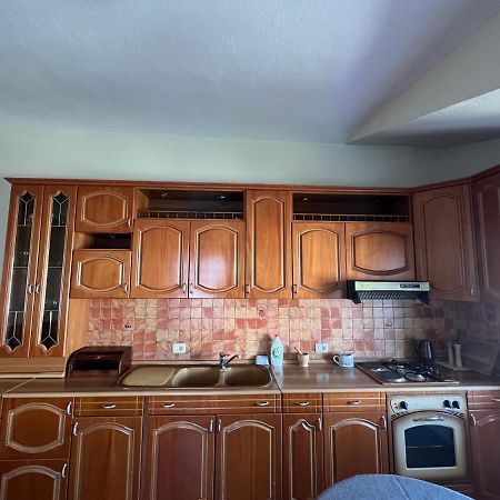 Villa Sokoli, Enjoy Sunset At This Spacious Apartment Tiranë Ngoại thất bức ảnh