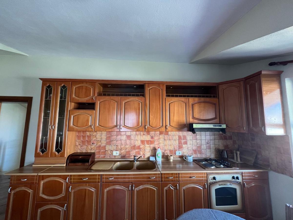Villa Sokoli, Enjoy Sunset At This Spacious Apartment Tiranë Ngoại thất bức ảnh