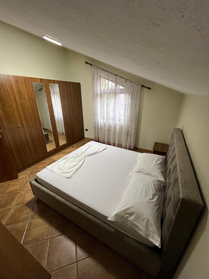 Villa Sokoli, Enjoy Sunset At This Spacious Apartment Tiranë Ngoại thất bức ảnh