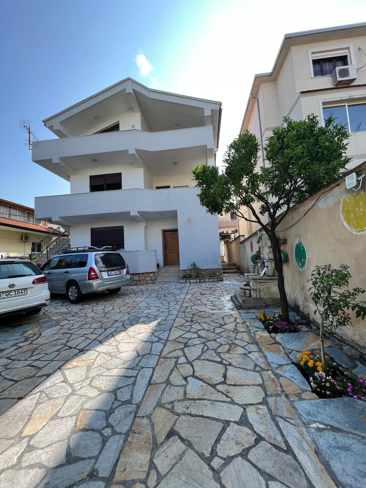 Villa Sokoli, Enjoy Sunset At This Spacious Apartment Tiranë Ngoại thất bức ảnh